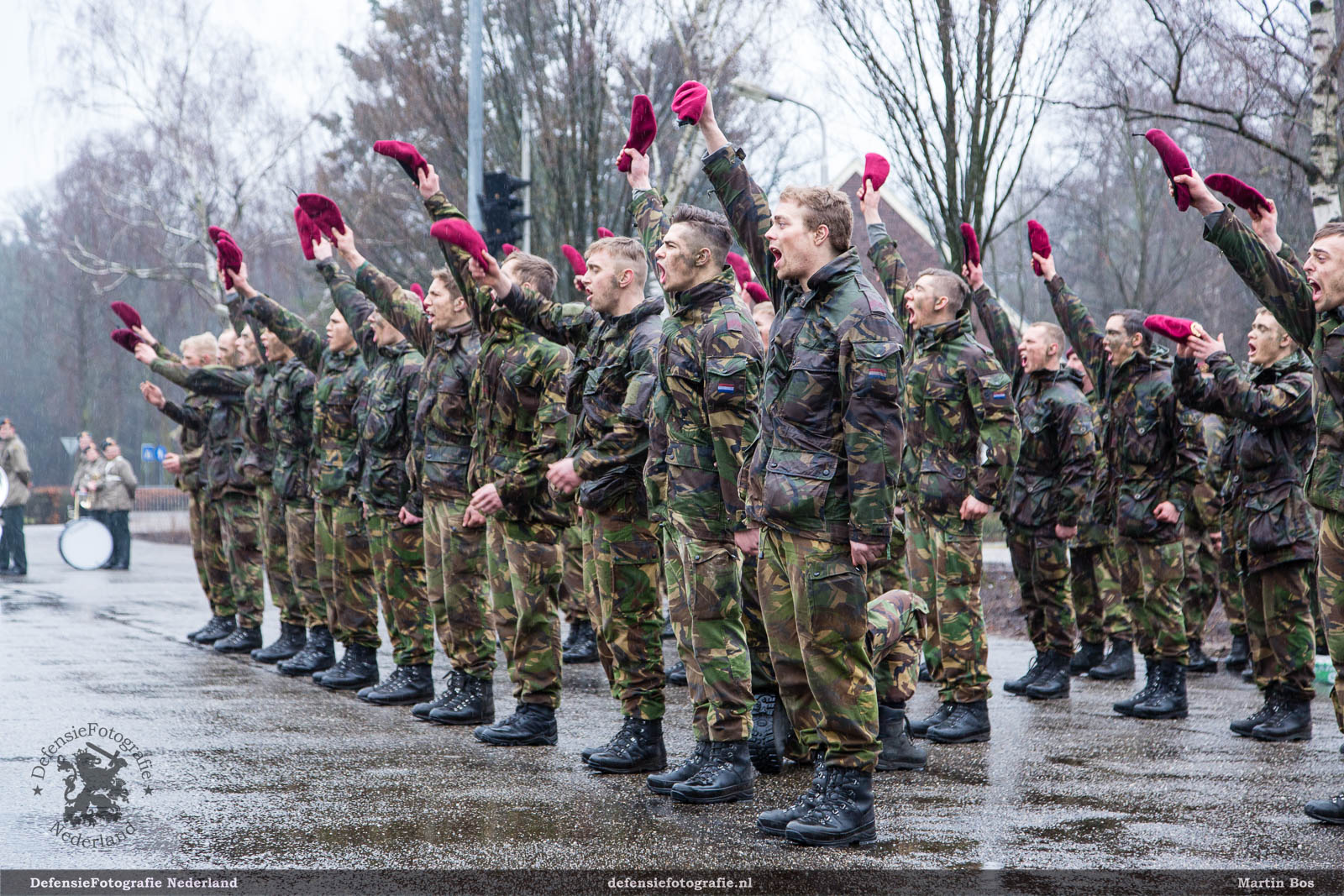 Binnenkomst en baretuitreiking nieuwe rode baretten